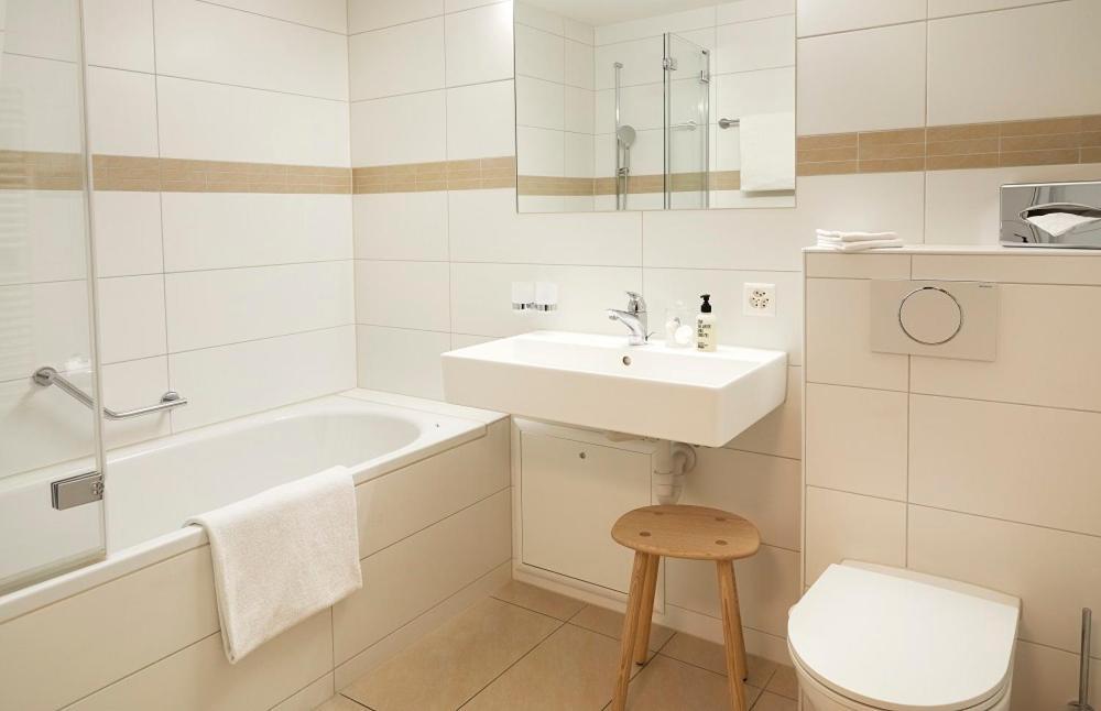 Hotel Alpenland Gstaad Luaran gambar