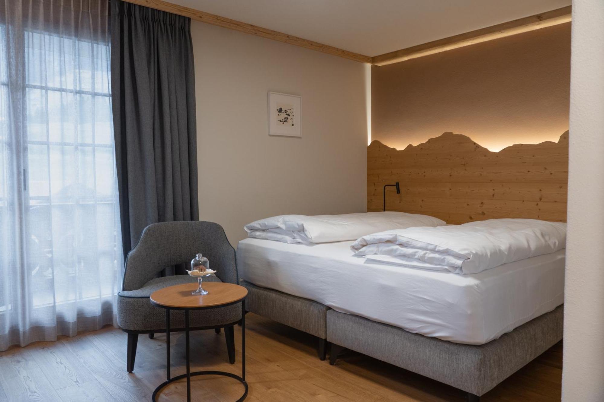 Hotel Alpenland Gstaad Luaran gambar