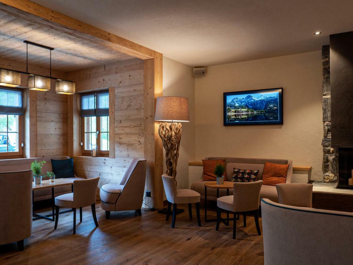 Hotel Alpenland Gstaad Luaran gambar