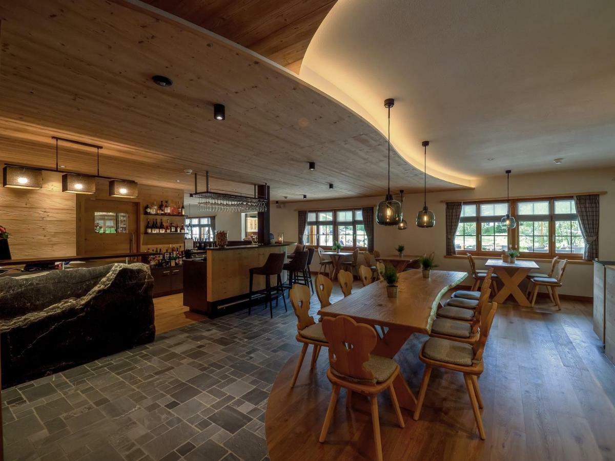 Hotel Alpenland Gstaad Luaran gambar
